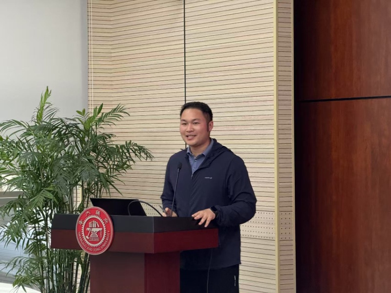 图7 朱甬麒总结发言_resized.jpg